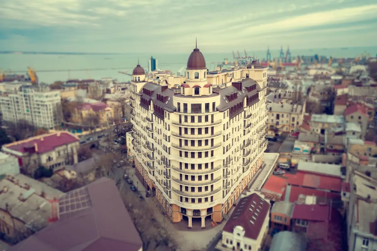 Обзор новостроек в центре с шаговой доступностью к морю.